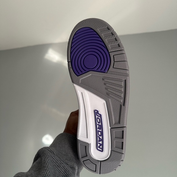 Air Jordan Retro 3s - NWB - Picture 7 of 9